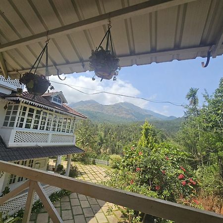 Padikkal Bungalow Витири Екстериор снимка